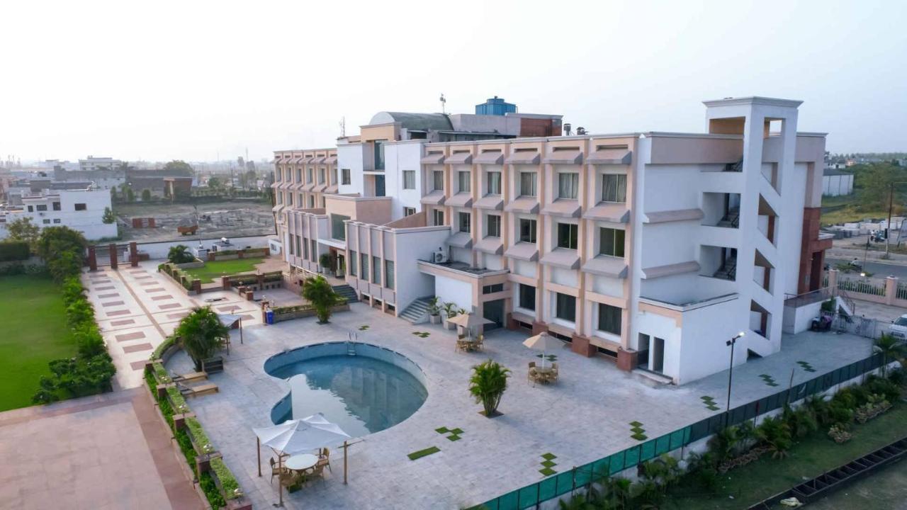 Sobti Continental Hotel Rudrapur Luaran gambar